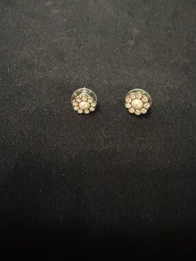 NWOT kate spade Pearl and Crystal Halo Stud Earrings Pearl and Gold
